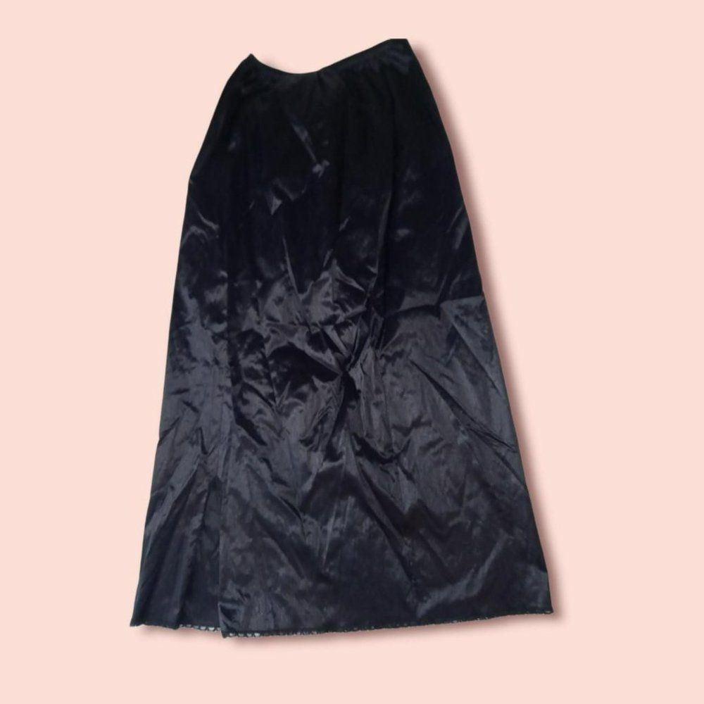 Size Large Vintage Black  Hollywood vassarette by munsingwear vintage slip 100%